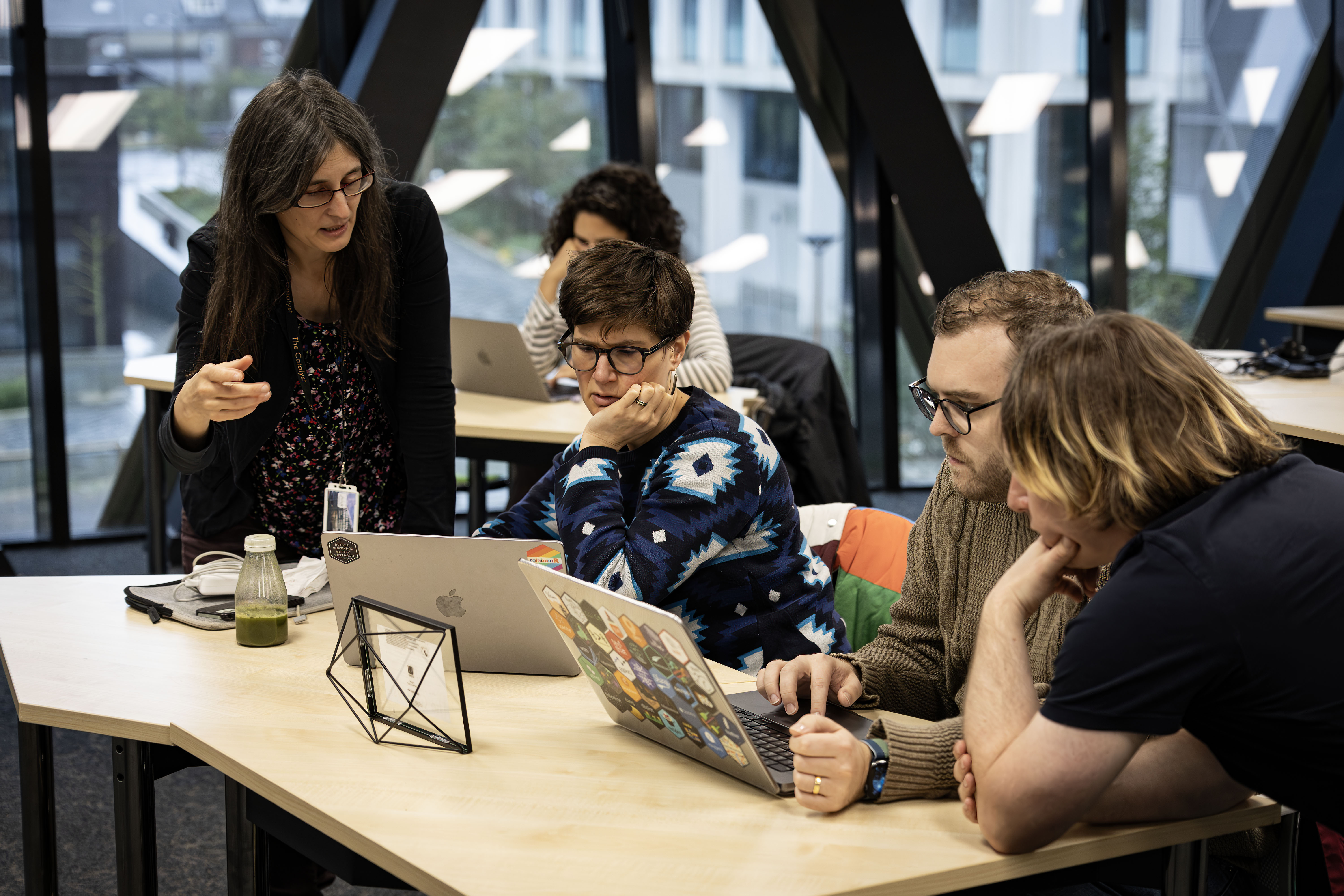 Photo from R dev day at Shiny in Production 2024.